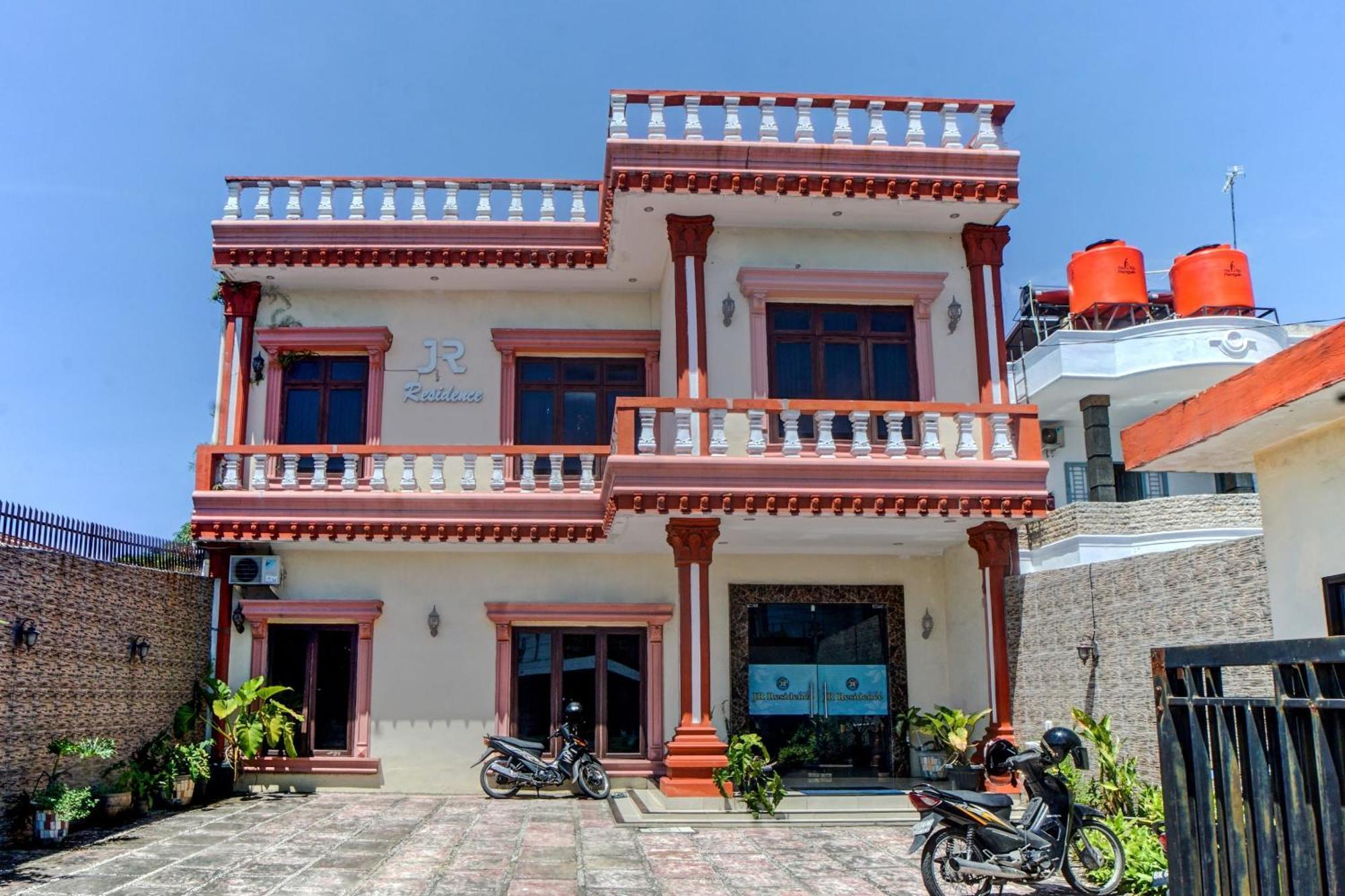 Oyo 92638 Jr Residence Syariah Медан Экстерьер фото
