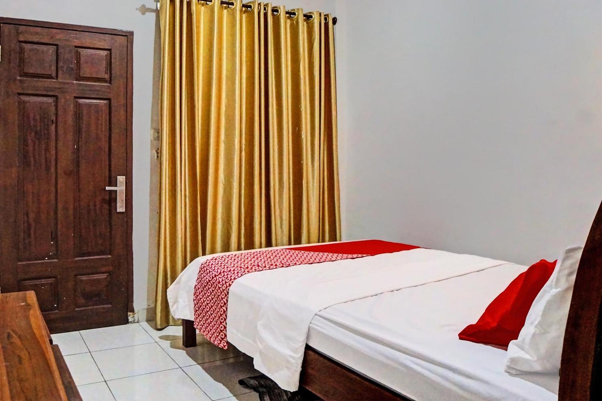 Oyo 92638 Jr Residence Syariah Медан Экстерьер фото