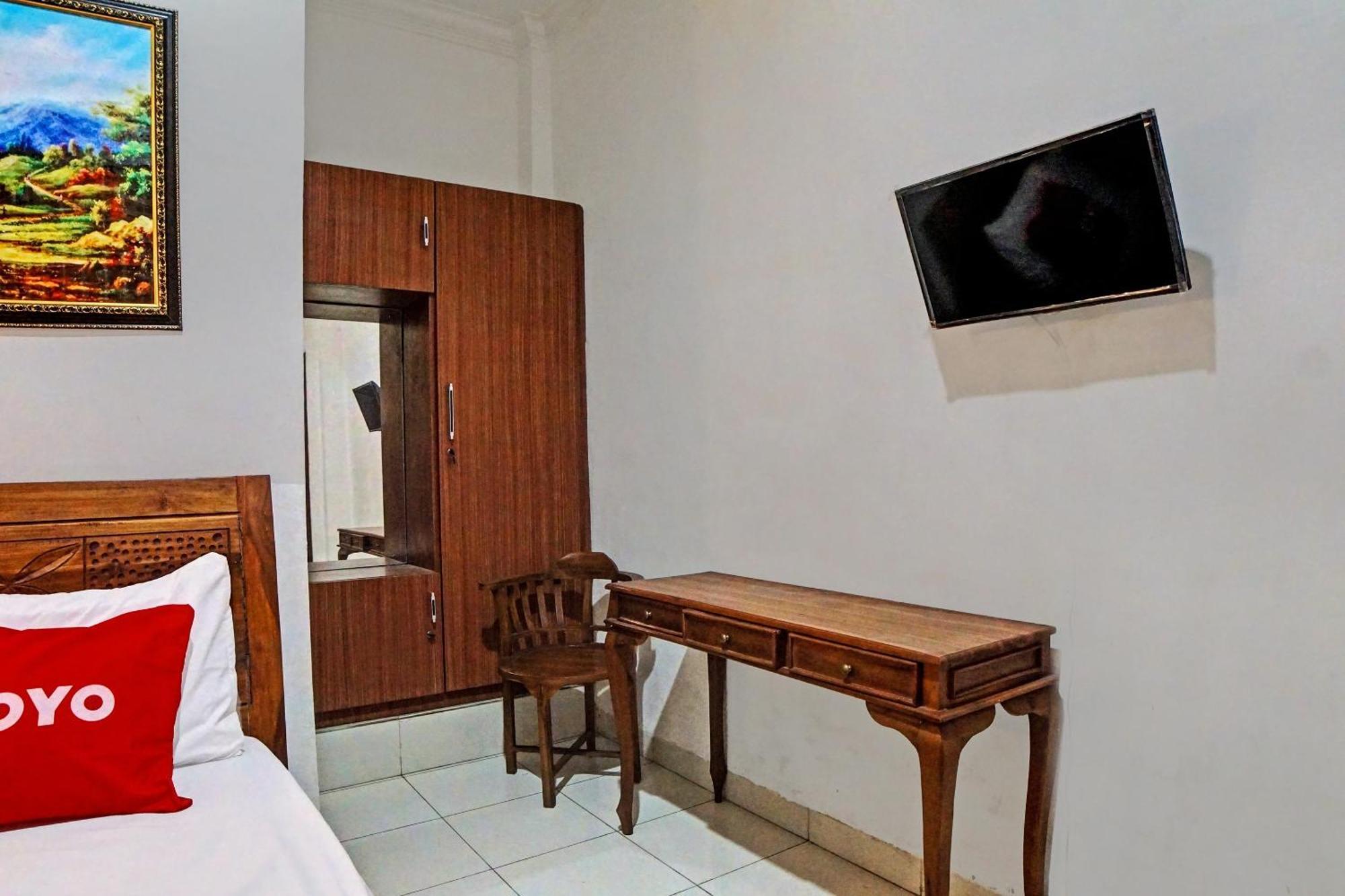Oyo 92638 Jr Residence Syariah Медан Экстерьер фото