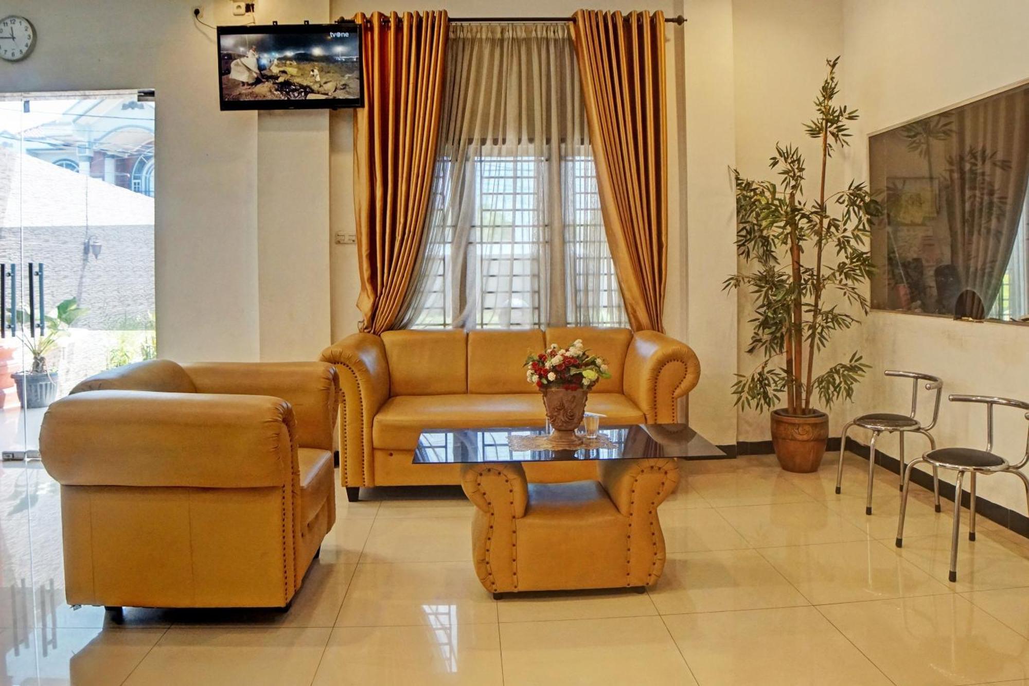 Oyo 92638 Jr Residence Syariah Медан Экстерьер фото
